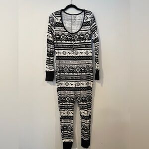 PINK Victoria's Secret Black and White Pajama Set